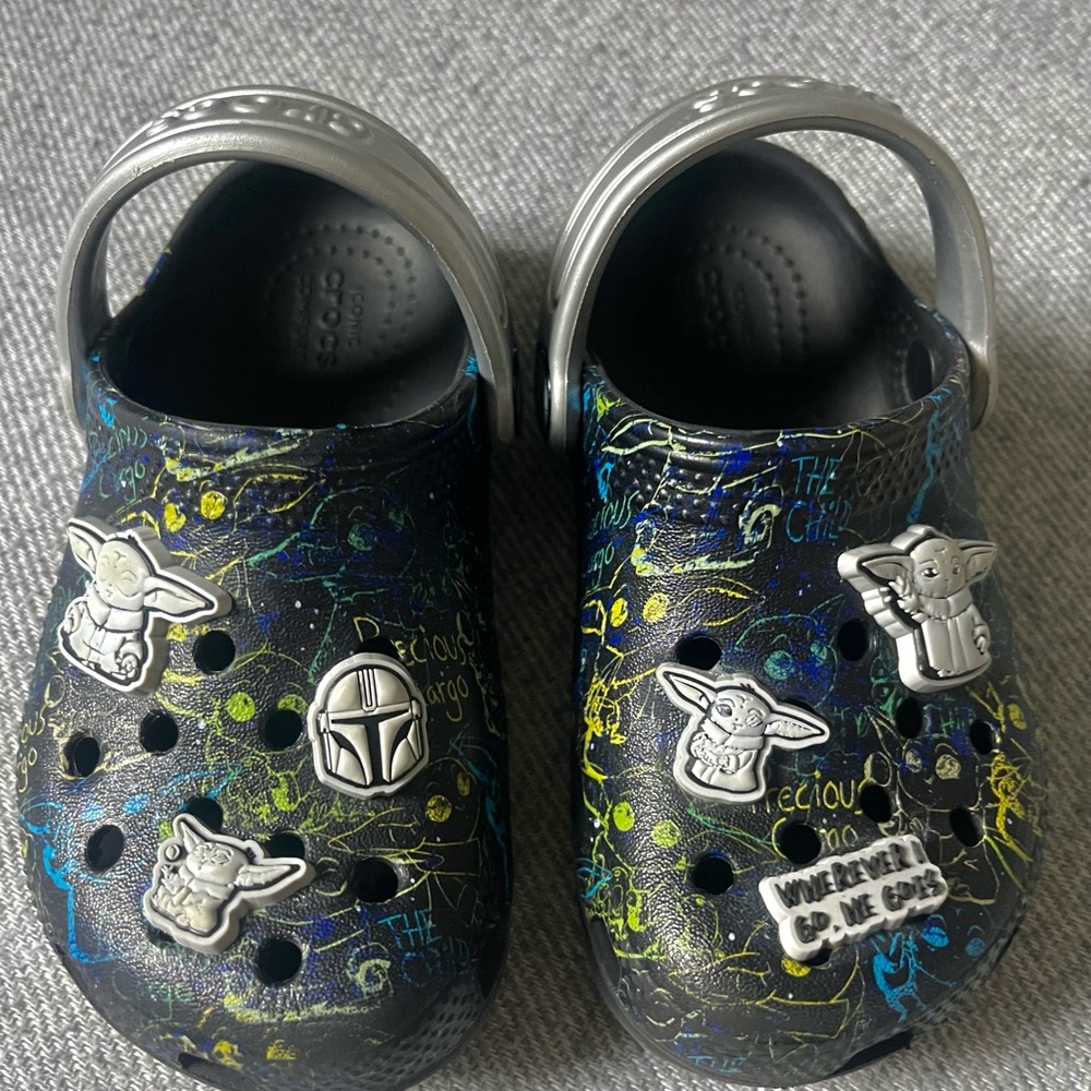 Toddler Star Wars Crocs Size 9C |  Black Silver Slip On Clogs Yoda Shoes Size 9